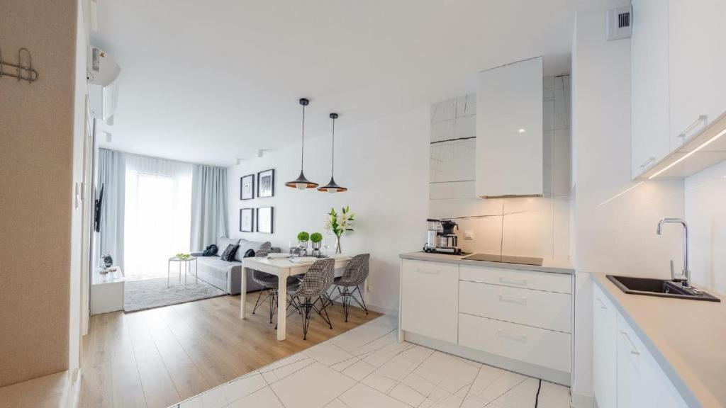 Apartamenty Kasprowicza 20A Klimatyzacja Basen Fintess Sauny Parking Bawialnia Zmywarkataras Wysoki Standard W Pelni Wyposazony Kołobrzeg Exterior foto